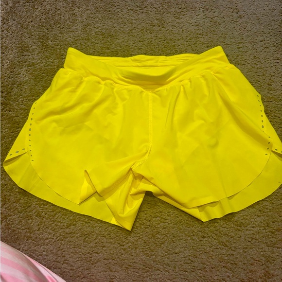 womens lululemon shorts size 4 - Picture 1 of 2